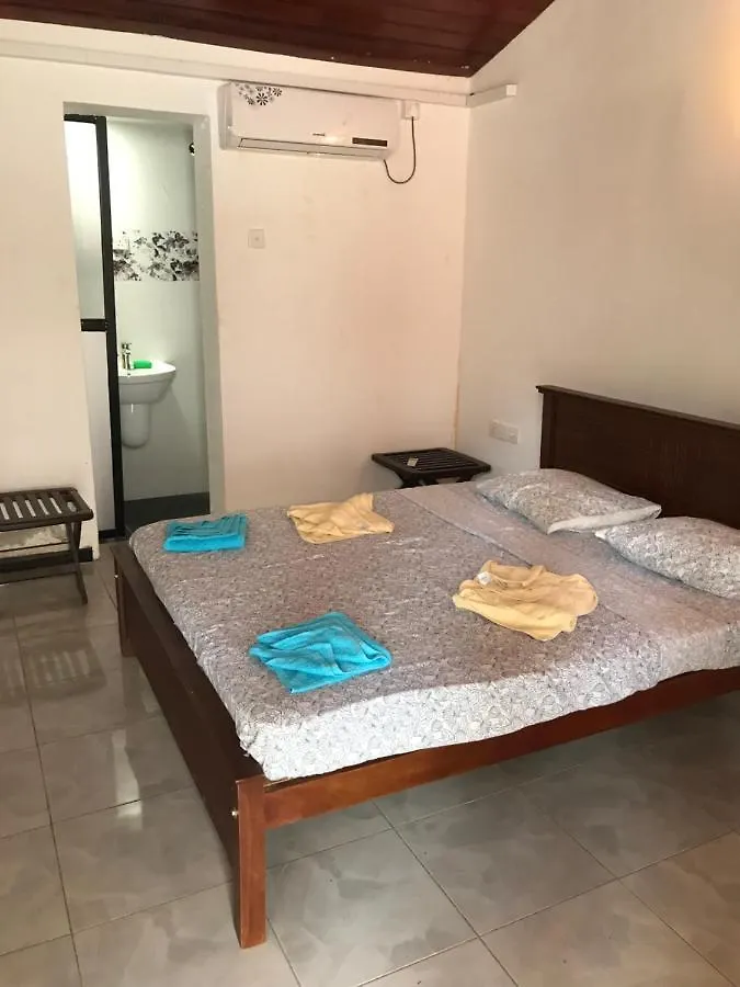 Lourdes Villa Negombo 0*,